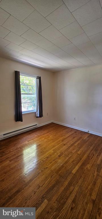Building Photo - 204 E Whitlock Ave