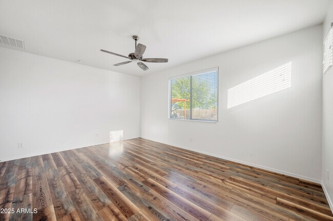 Building Photo - 2814 W Apollo Rd