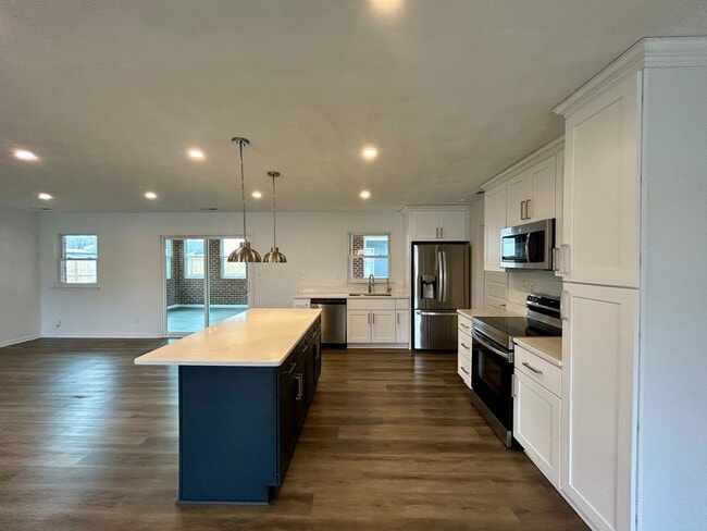 Building Photo - 3001 Guenevere Dr