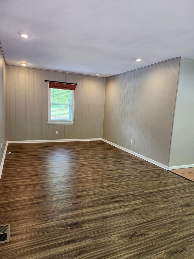 Building Photo - 3 Bedroom 2 bath Home in Stuart Heights