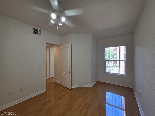 Building Photo - 62 E Serene Ave