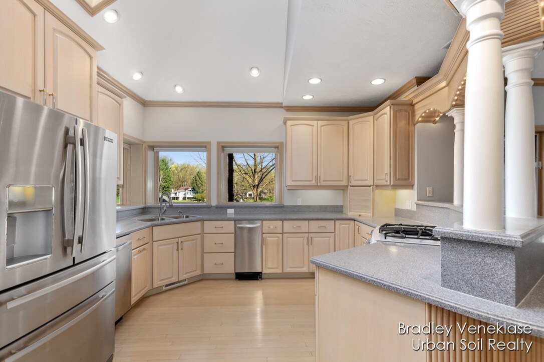 Building Photo - 7635 Sandy Hollow Ln SE
