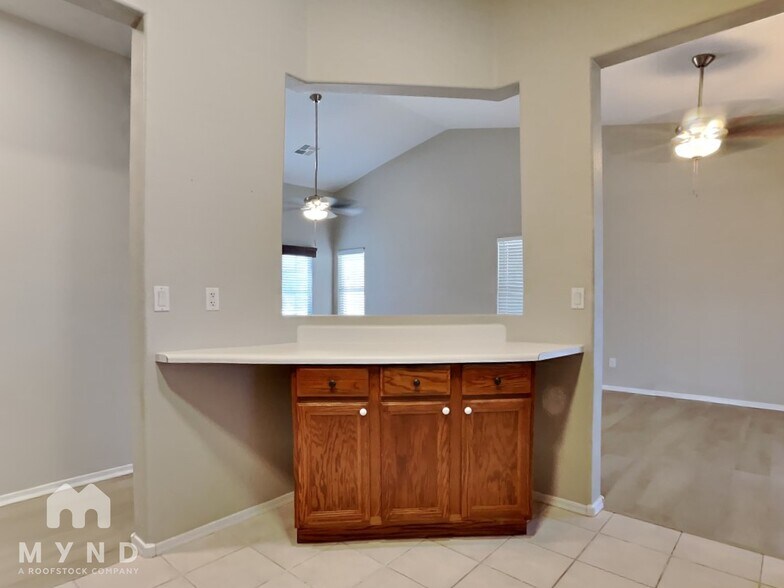 Building Photo - 17217 N Larkspur Ln
