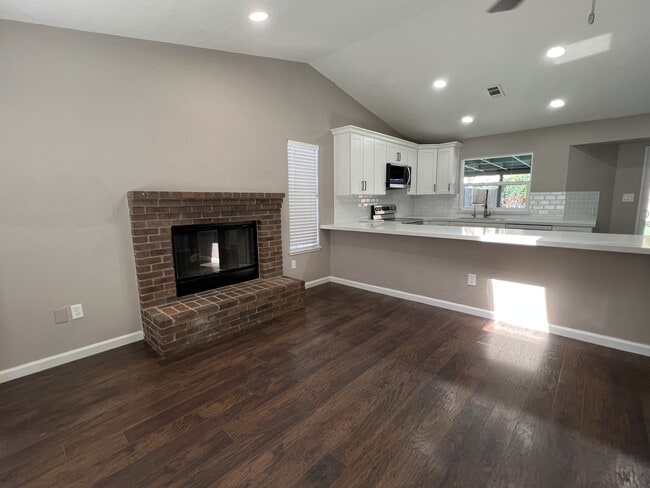 Building Photo - 3901 Starwood Ln