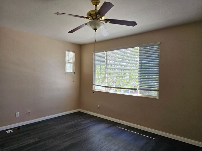 Building Photo - Wonderful Paseo Del Sol 5 Bedroom Home