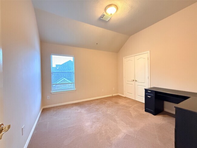 Building Photo - 2144 Brittany Colony Dr