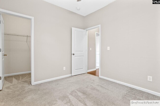 Building Photo - 825 Burnview Ln