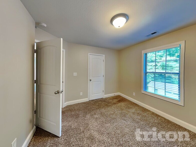 Building Photo - 515 Magnolia Dr