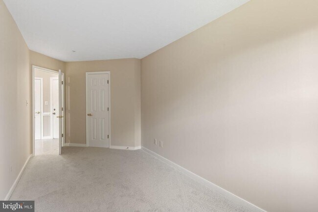Building Photo - 202 Burkwood Ct