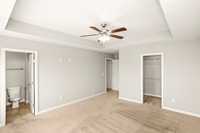Building Photo - 733 Hollandale Rd