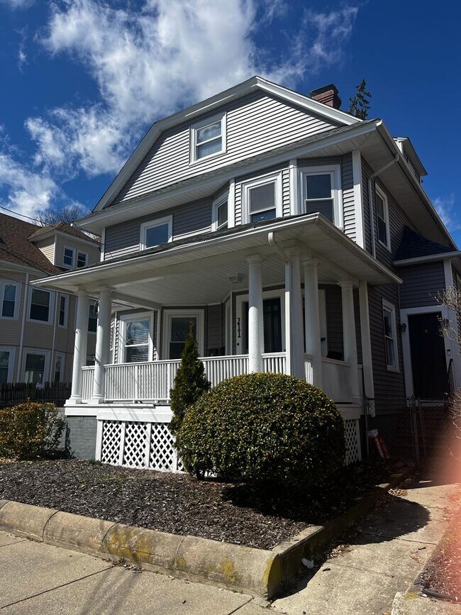 Primary Photo - 211 Washington Ave