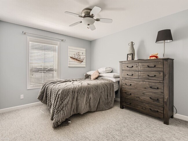 Building Photo - 5 br, 4 bath House - 664 Tiger Lily Way