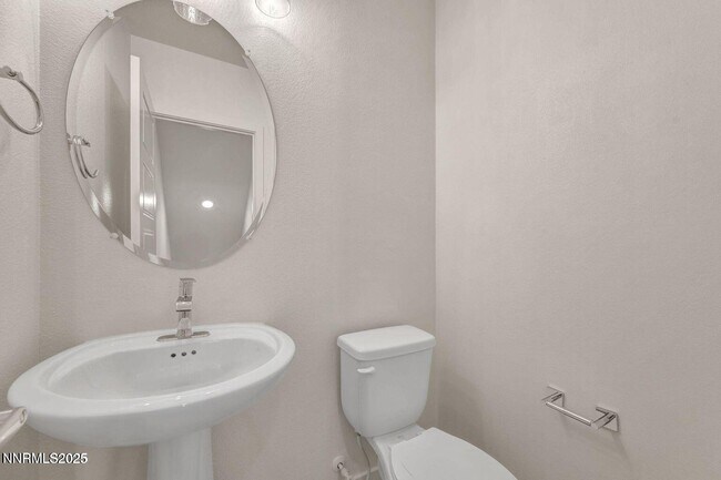 Building Photo - 557 California Ave