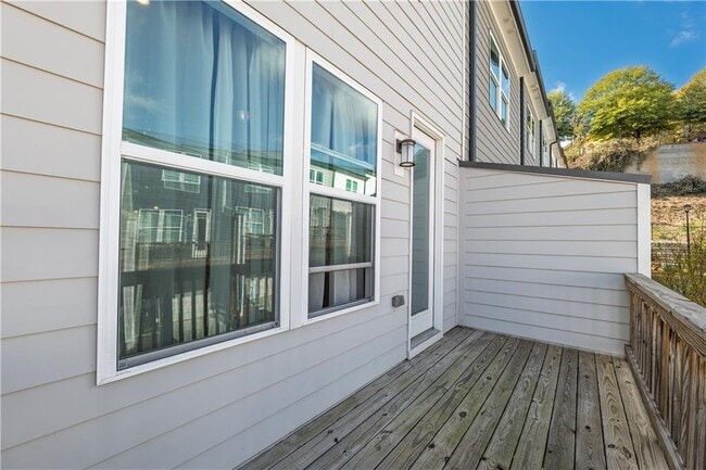 Building Photo - 313 Skylar Way SE