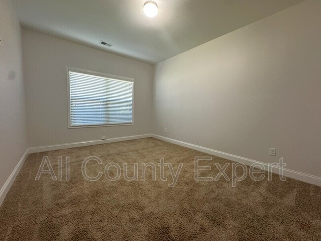 Building Photo - 4215 Hopewell Manor Dr