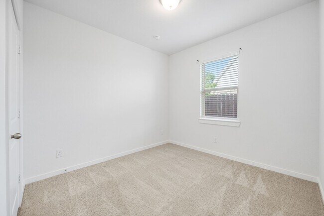 Building Photo - 21647 Alberta Frst Cir