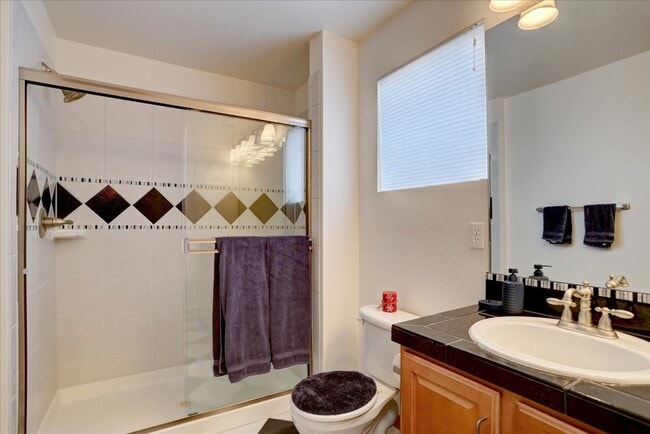 Building Photo - Stunning Longmont Home with Professional Finishes & Exceptional Privacy