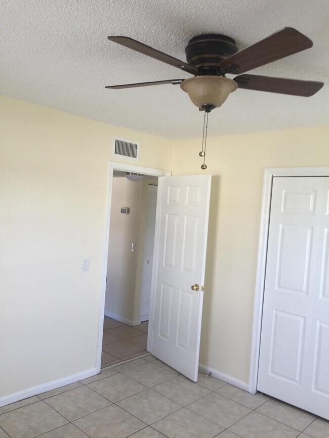 Building Photo - 5924 Longbow Ln