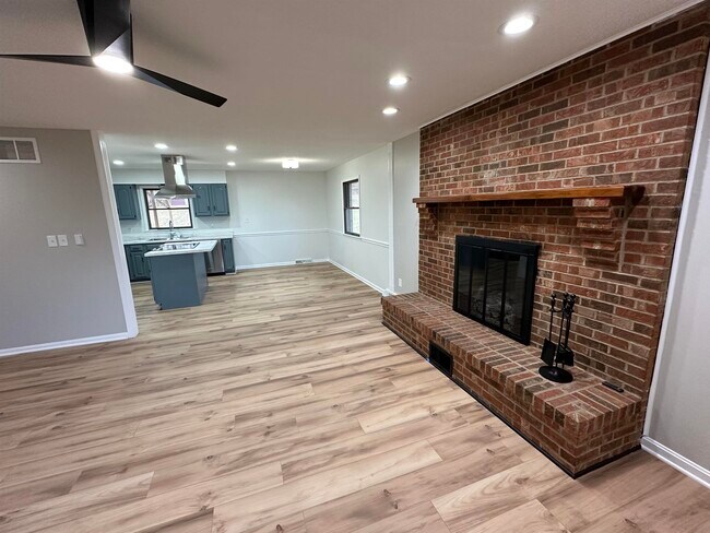 Building Photo - 7269 KY-405