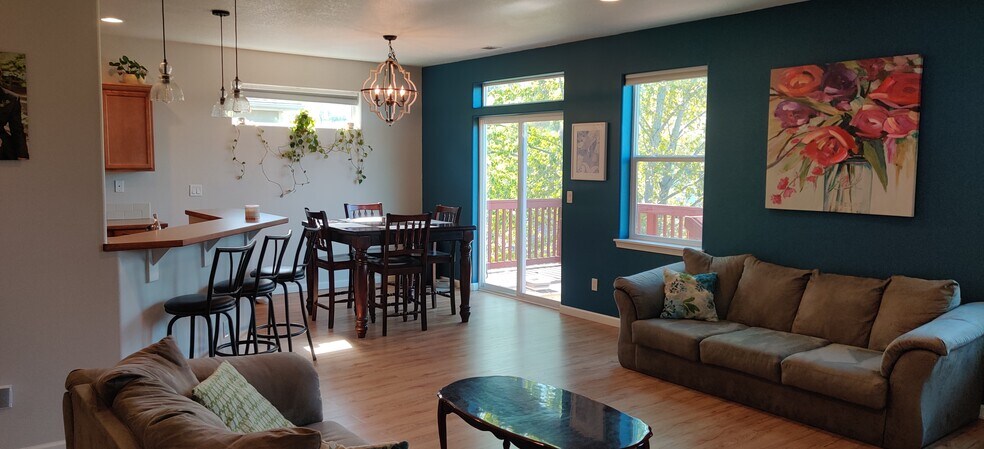 Building Photo - 2539 Jordan St