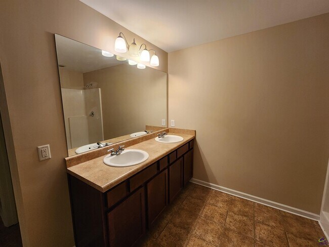 Building Photo - 223 Flowing Meadows Dr