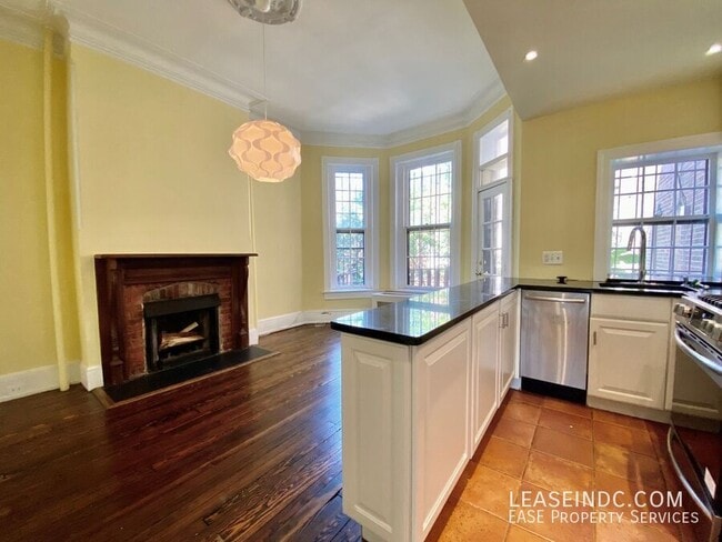 Building Photo - 1501 R St NW