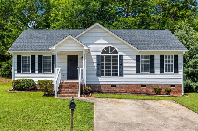 Primary Photo - Freshly painted 3-bedroom 2-bath home in A...