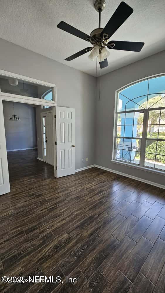 Building Photo - 709 Muskogee Ln