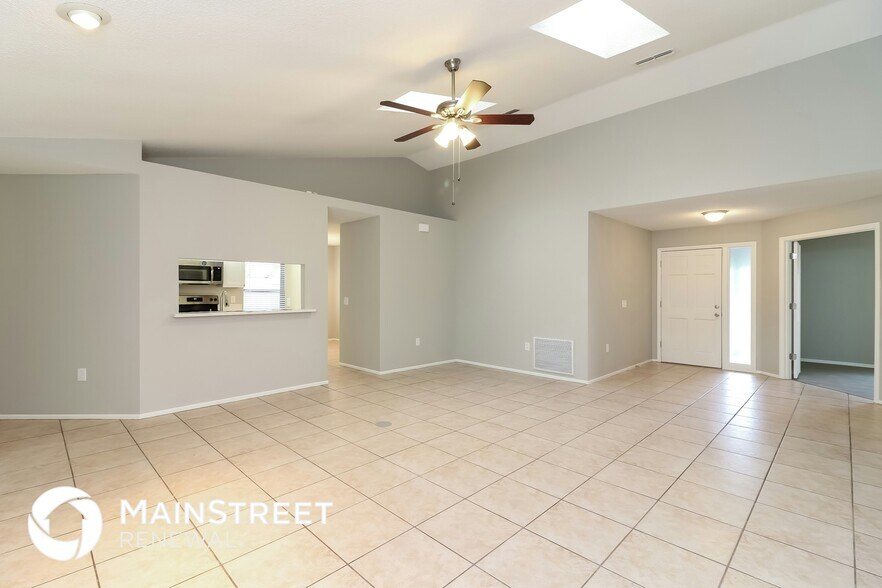 Building Photo - 5749 Colonial Oaks Blvd