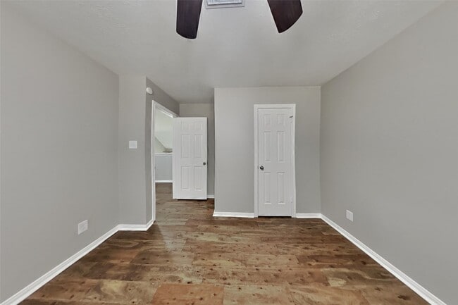 Building Photo - 3718 Lauderwood Ln