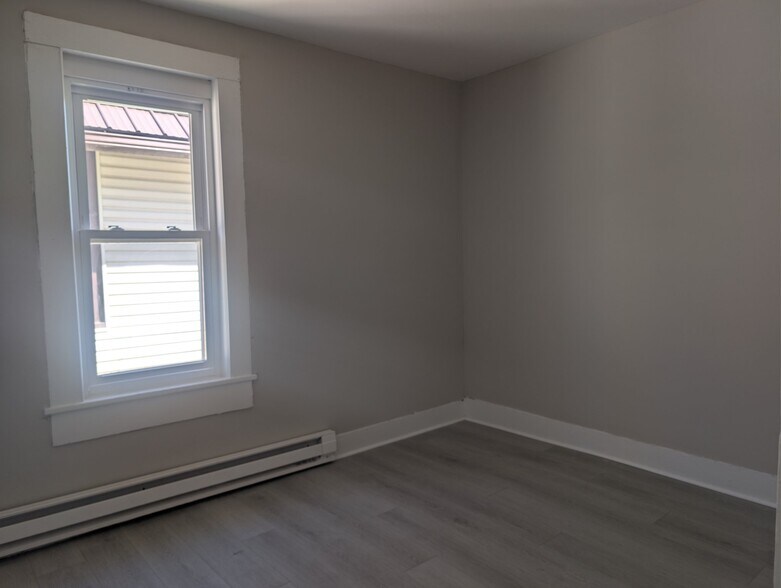 Building Photo - 502 Marion St