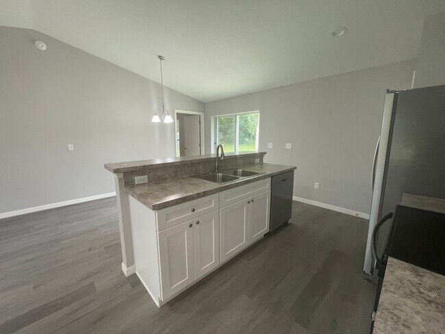 Building Photo - Brand-New 3BR/2BA Home in Ocala – Modern L...