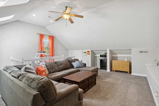 Building Photo - Oceana Area