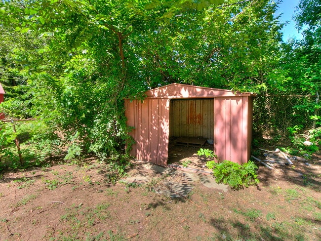 Building Photo - 1121 Bellevidere Dr