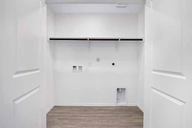 Building Photo - ***APPLICATION CURRENTLY UNDER REVIEW***MO...