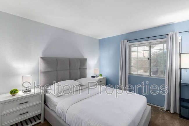 Building Photo - 17618 N 47th St