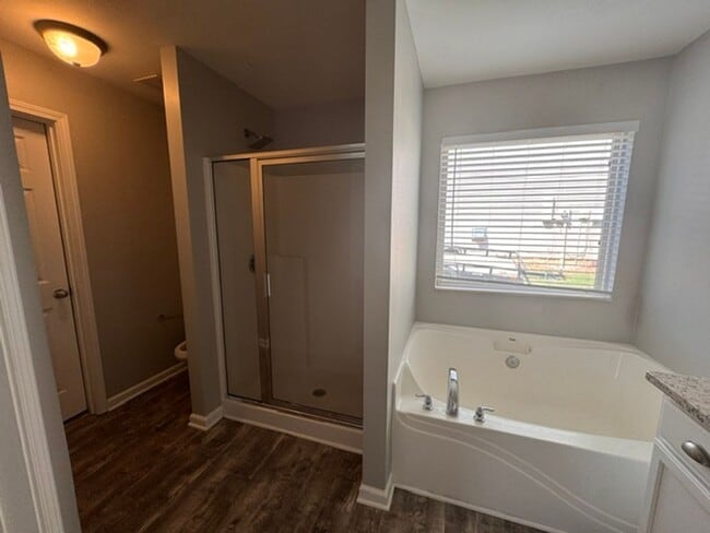 Building Photo - 333 Linman Dr