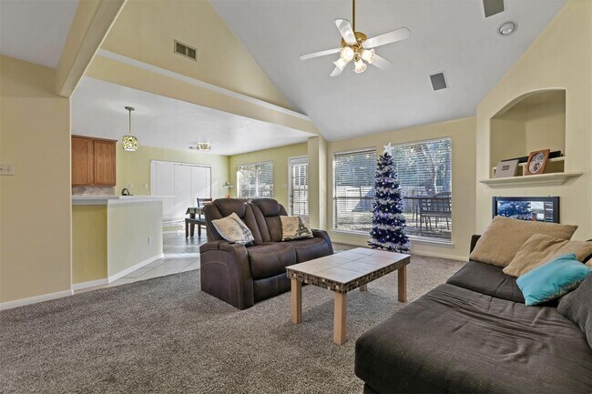 Building Photo - 1802 Whispering Forest Dr