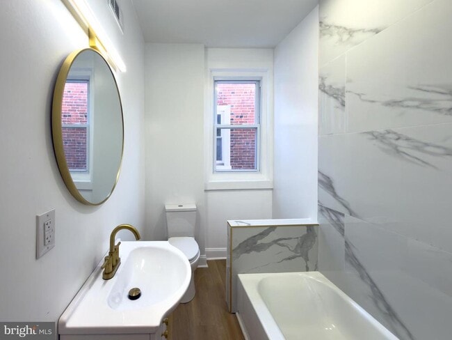 Building Photo - 5237 Greenway Ave