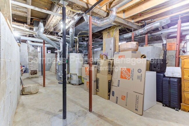 Building Photo - 328 Visser Pl SE