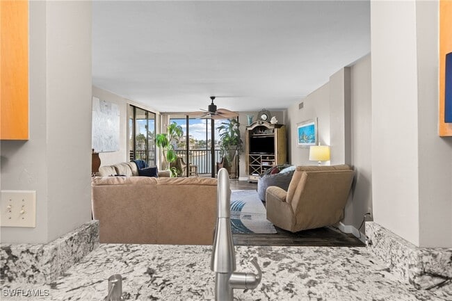 Building Photo - 10420 Gulf Shore Dr