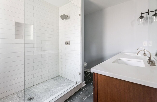 Building Photo - 4808 Hanover Ave