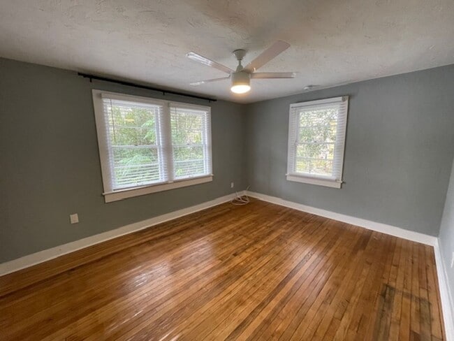Building Photo - Recently Renovated 2 Bedroom Apartment in Duckpond