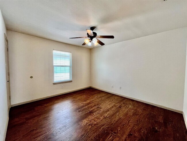 Building Photo - 1005 Tallahassee Dr