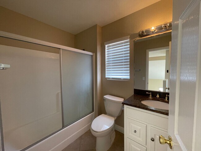 Building Photo - Lancaster 3 bedroom - AVAILABLE NOW!