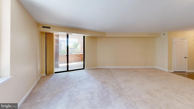 Building Photo - 4550 N Park Ave