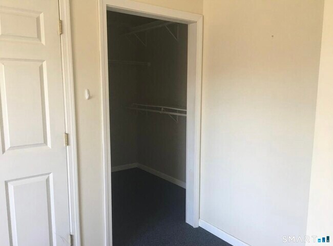 Building Photo - 70 Hubbard Rd