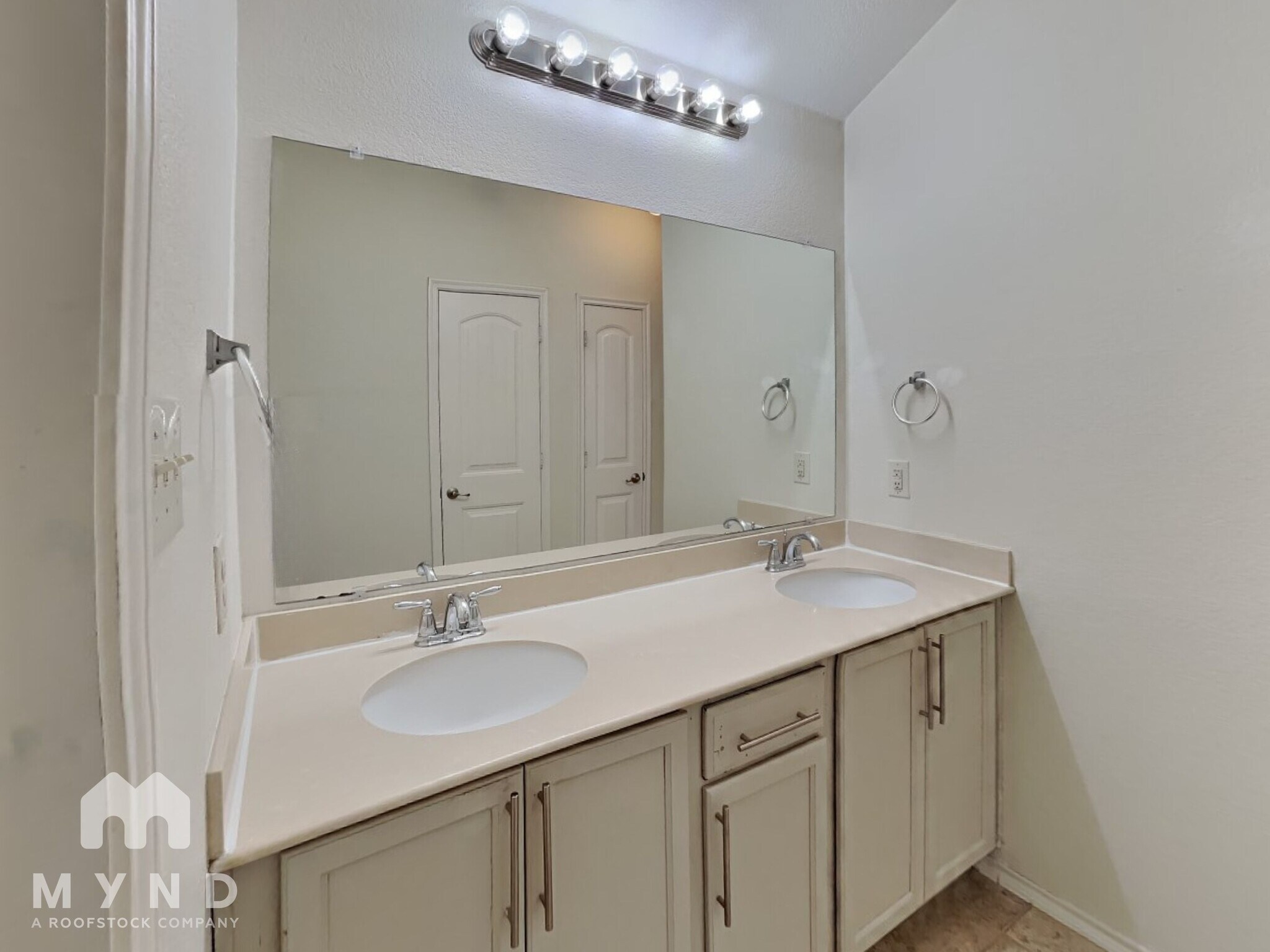 Building Photo - 5591 Coventry Drive