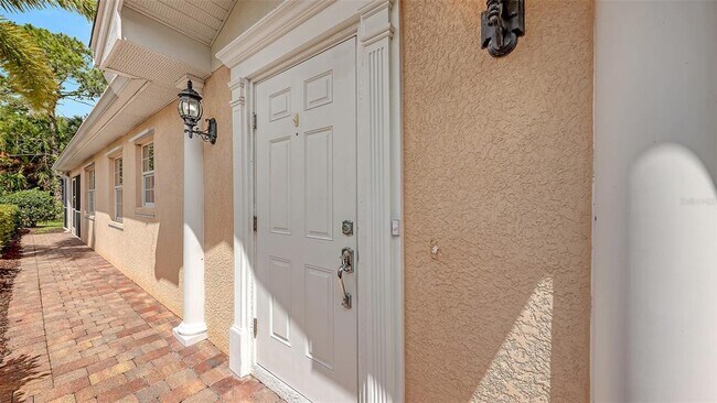 Building Photo - 11605 Garessio Ln