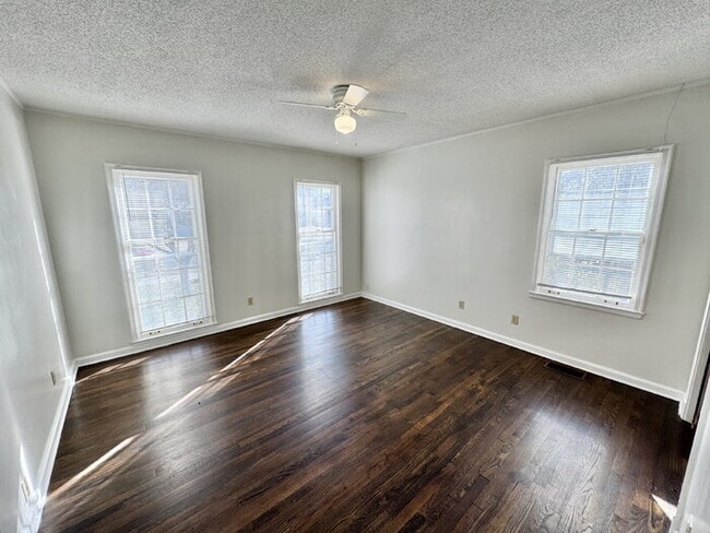 Building Photo - 135 S Greer St